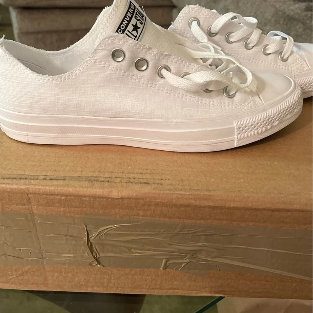 Women’s converse